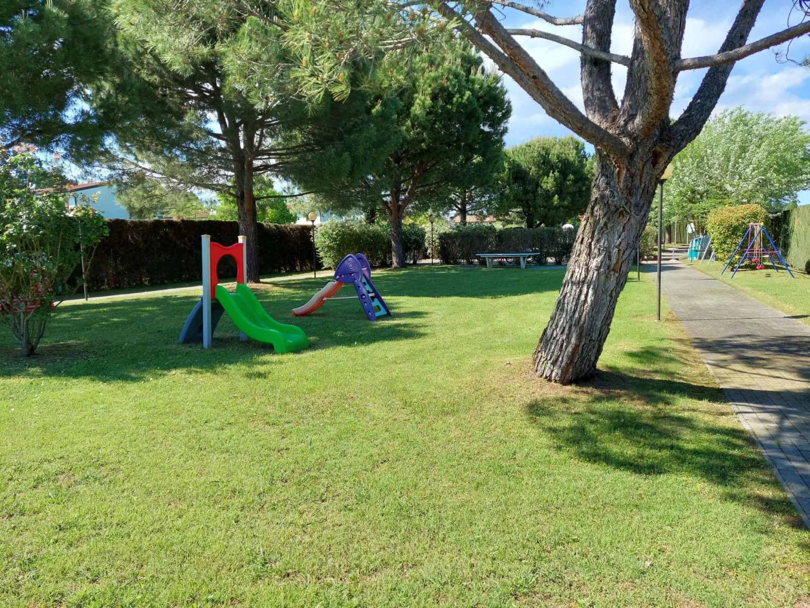 APART DINA LAZISE-Buiten