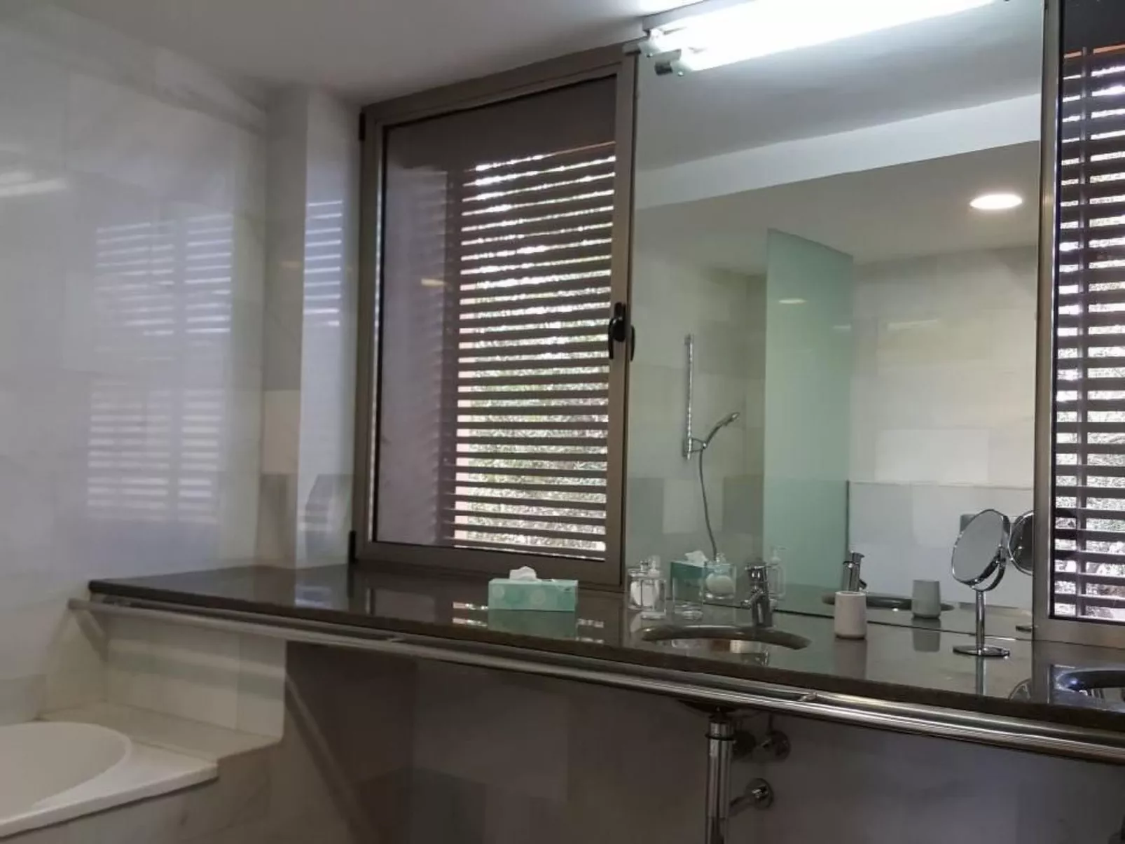 Design Vila mit Pool-Image-tags.info