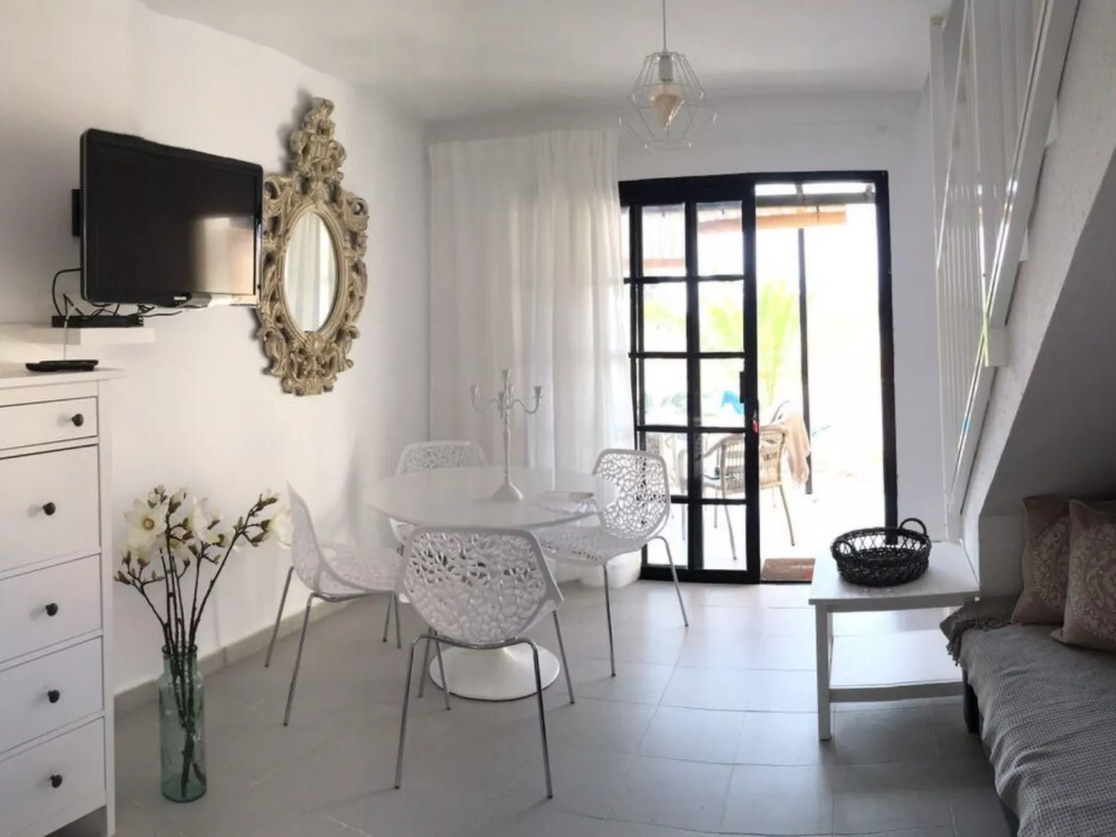 Komfortable Wohnung, Wifi, am Pool-Image-tags.info