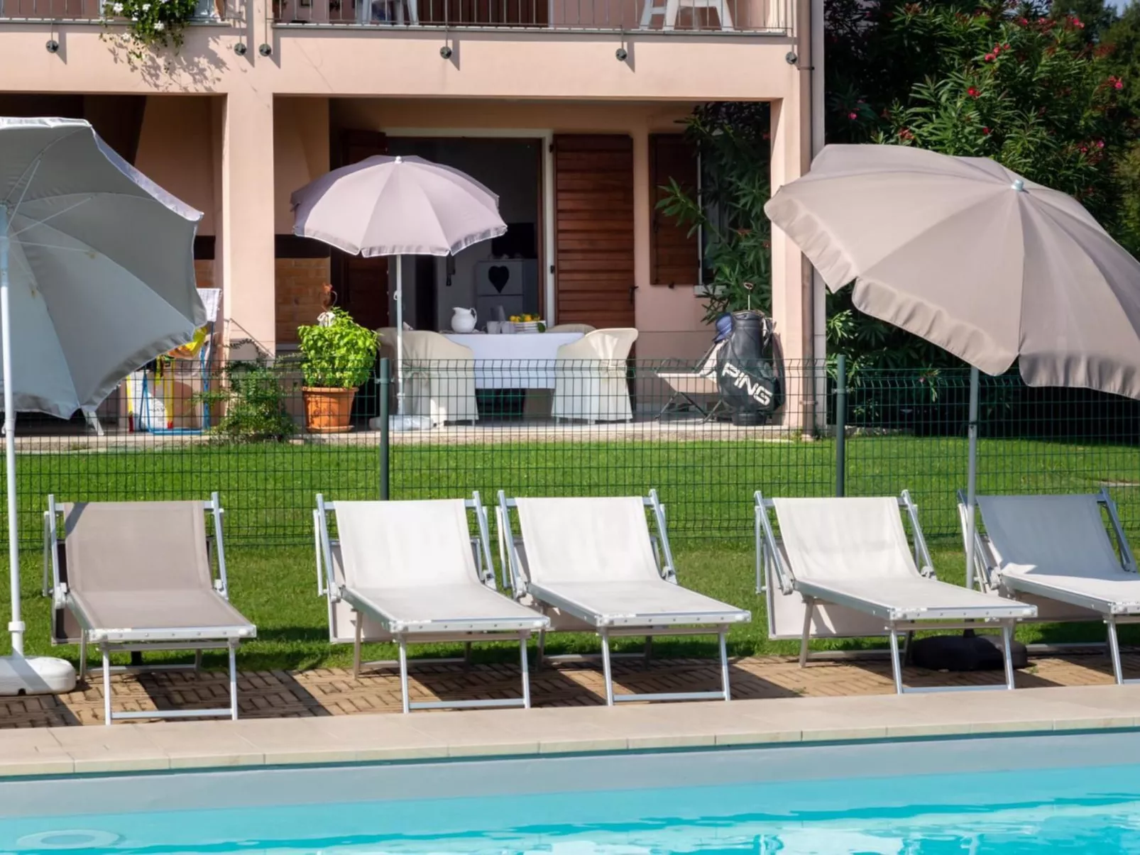 Wohnung mit Gemeinschaftspool-Buiten