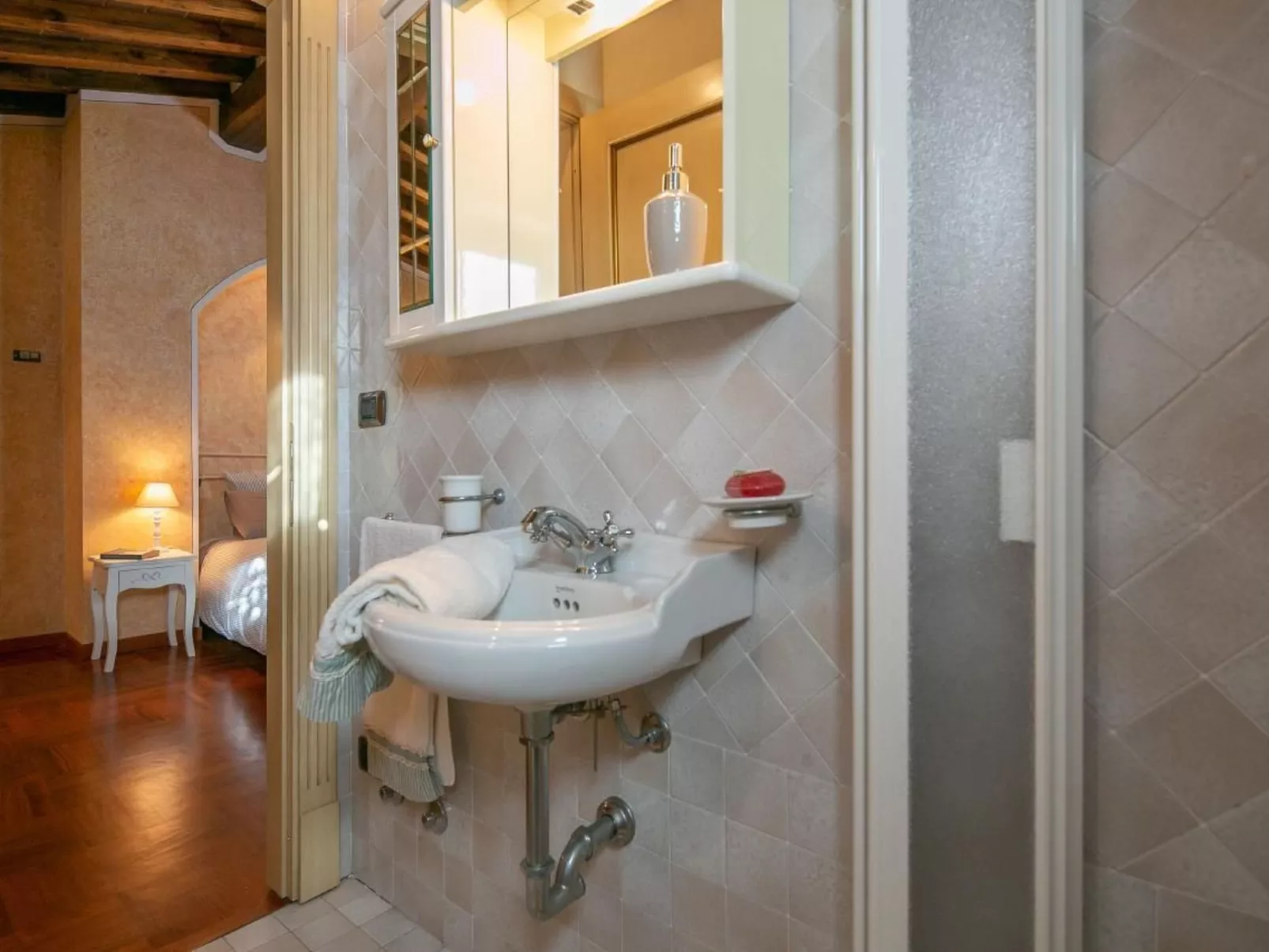 Wunderschöne Wohnung in Cortona mit Großer Terrasse-Binnen