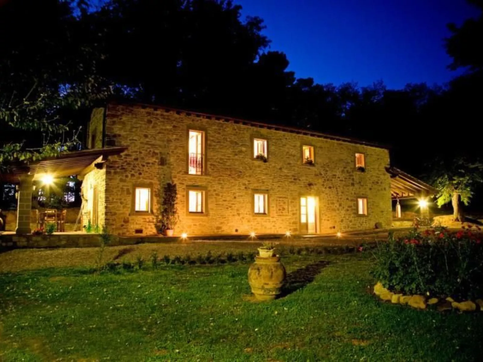 Villa Liz' Anwesen mit privatem Pool-Buiten