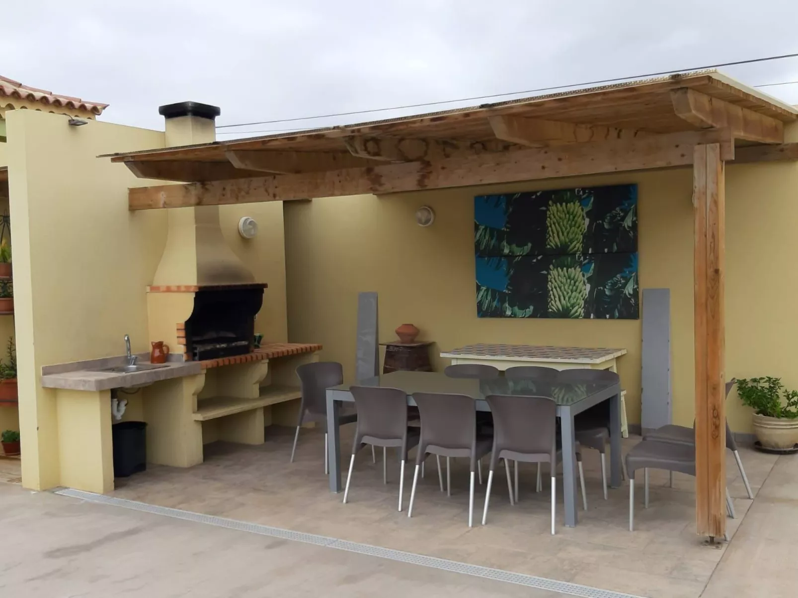 Geräumiges Haus mit exklusivem Schwimmbad und Solarium.-Binnen