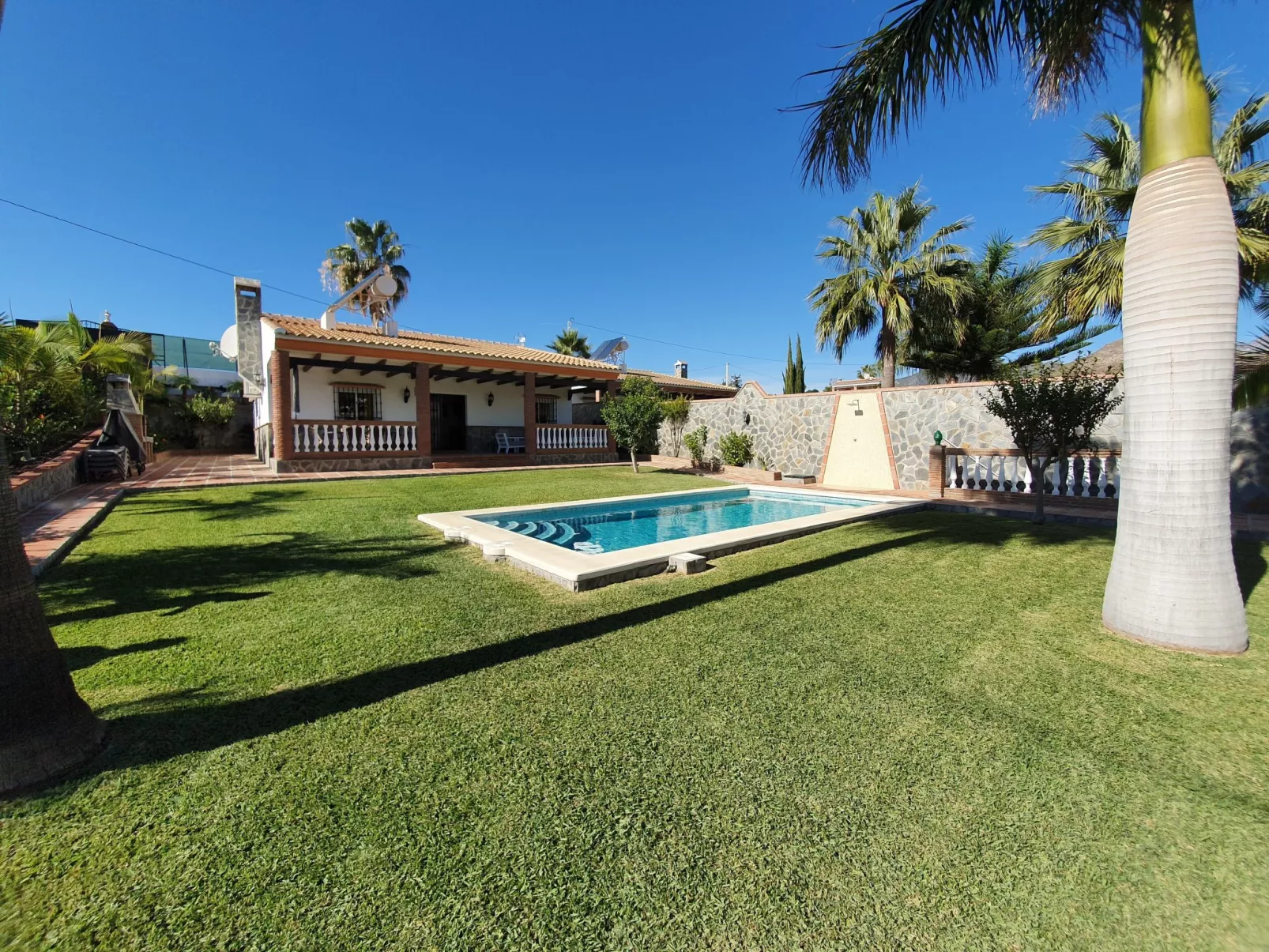 "Villa el Cano" mit Schwimmbad-Buiten