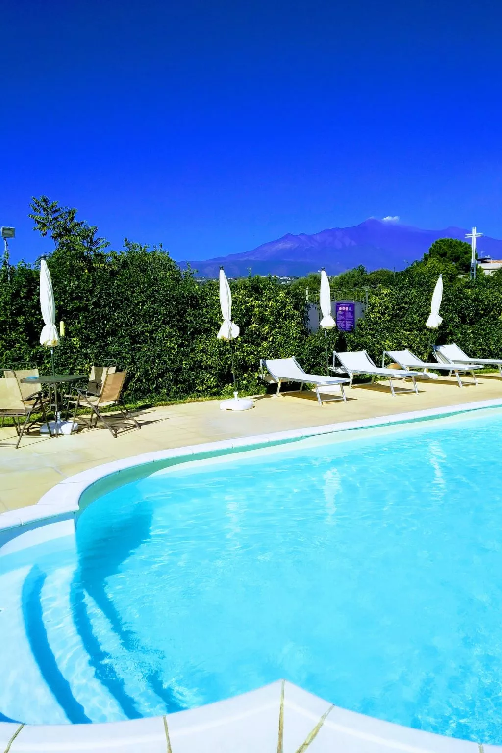Einzimmerwohnung mit Terrasse-Buiten
