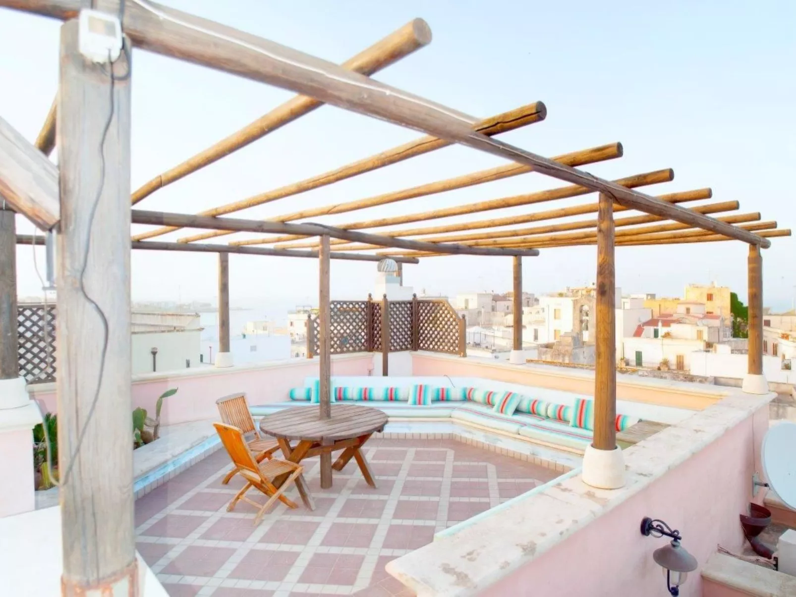 Unterkunft über den Dächern von Otranto mit riesiger Dachterrasse