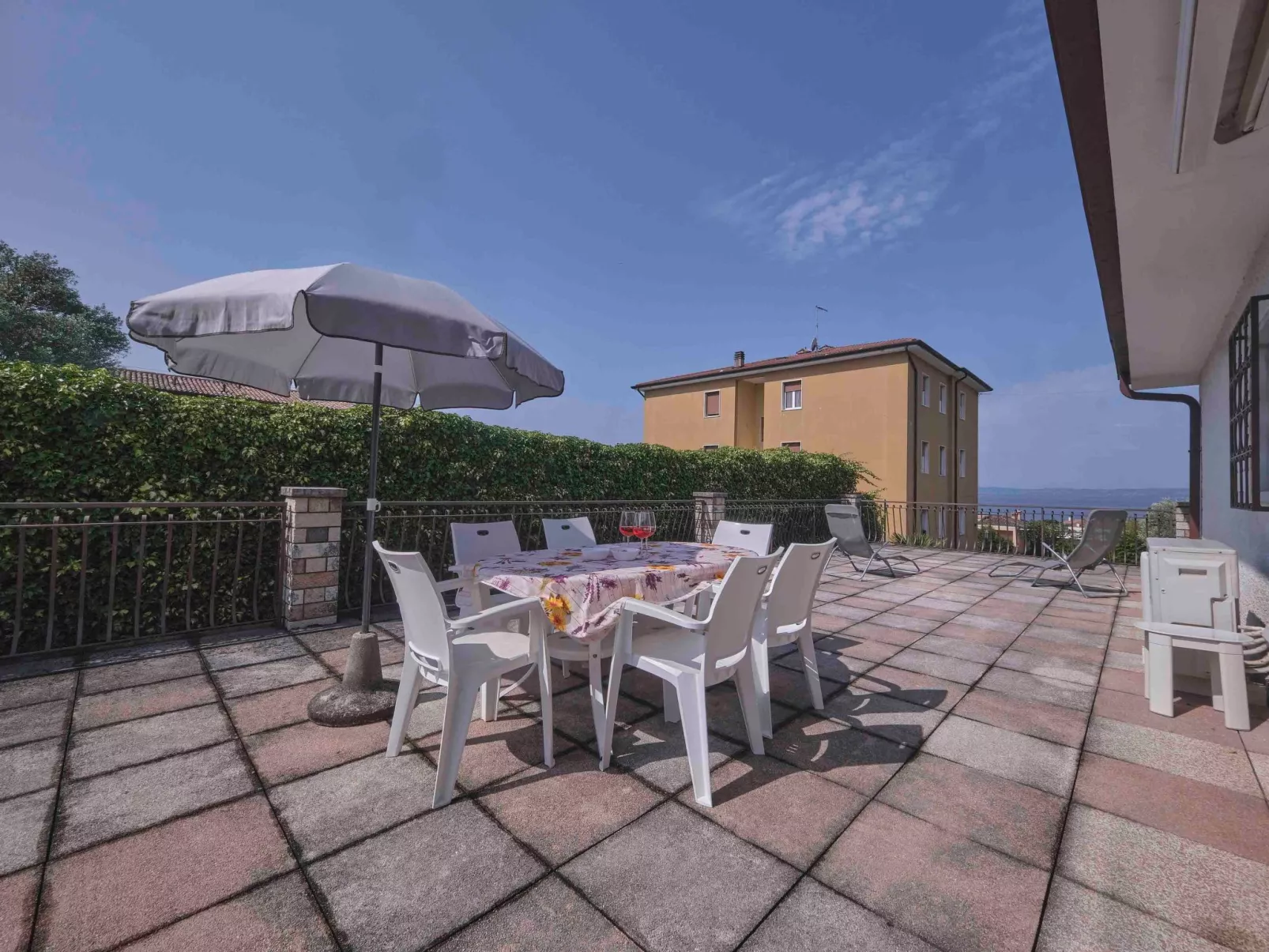 Mit Seeblick und privatem Garten-Buiten