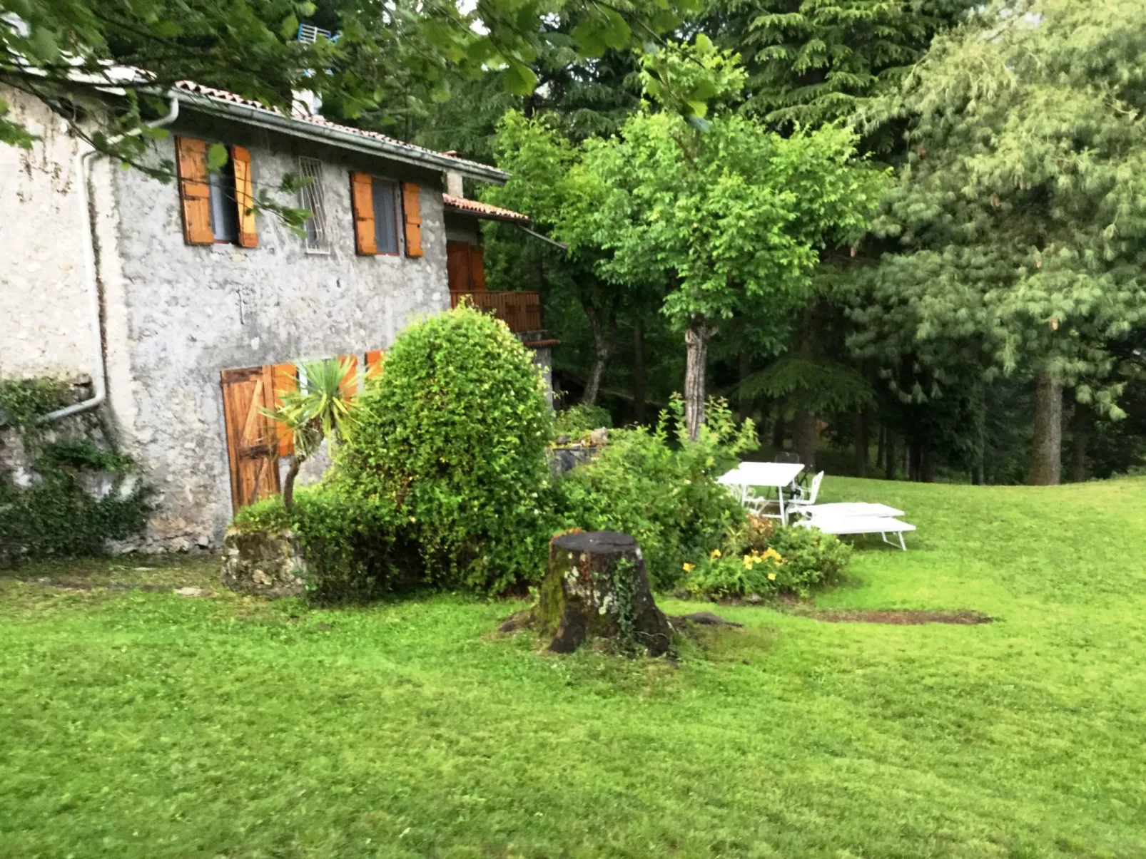 In Panoramalage in Solto Collina-Buiten