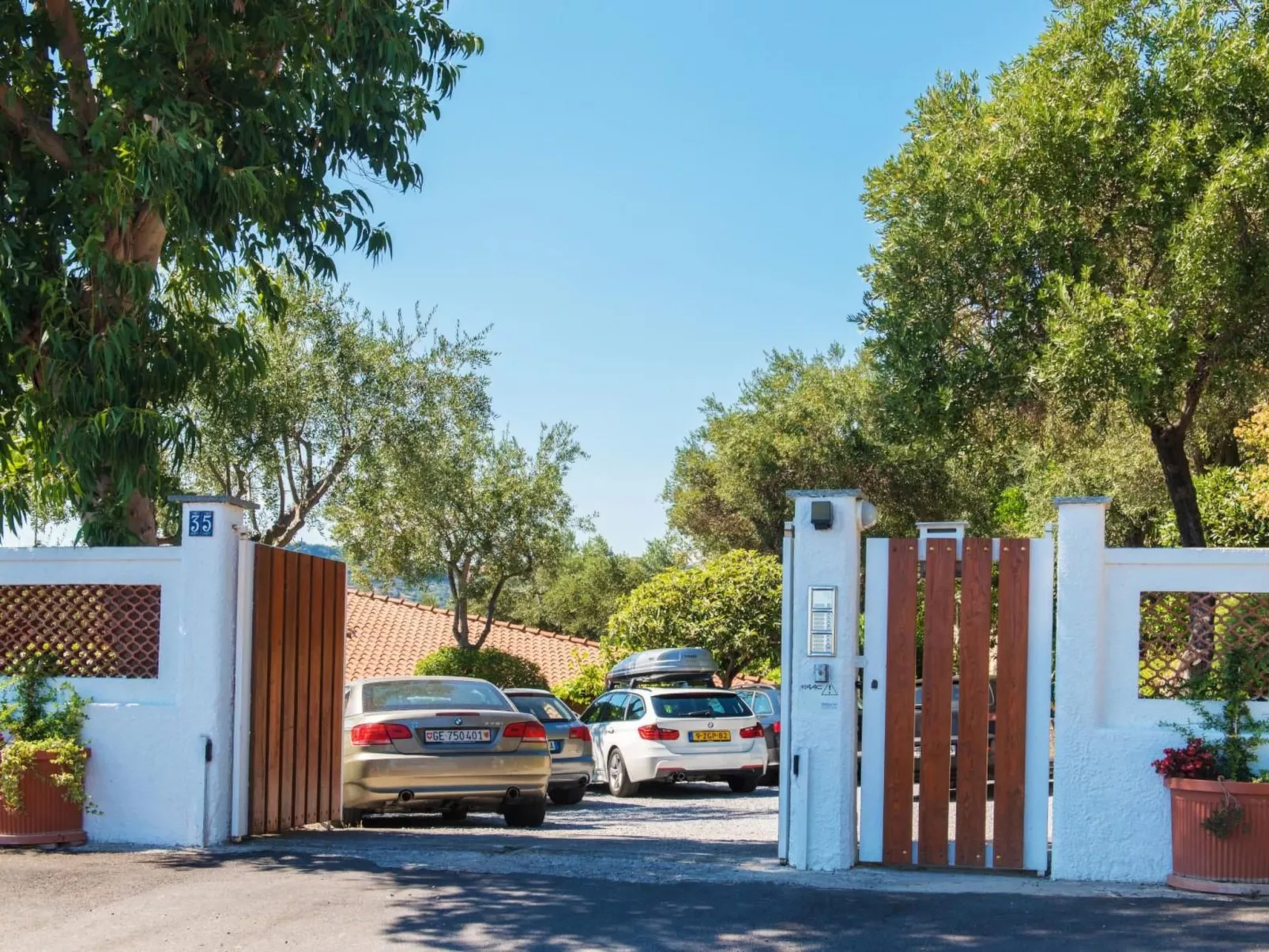 Wohnung mit Parkplatz und Panoramablick-Buiten