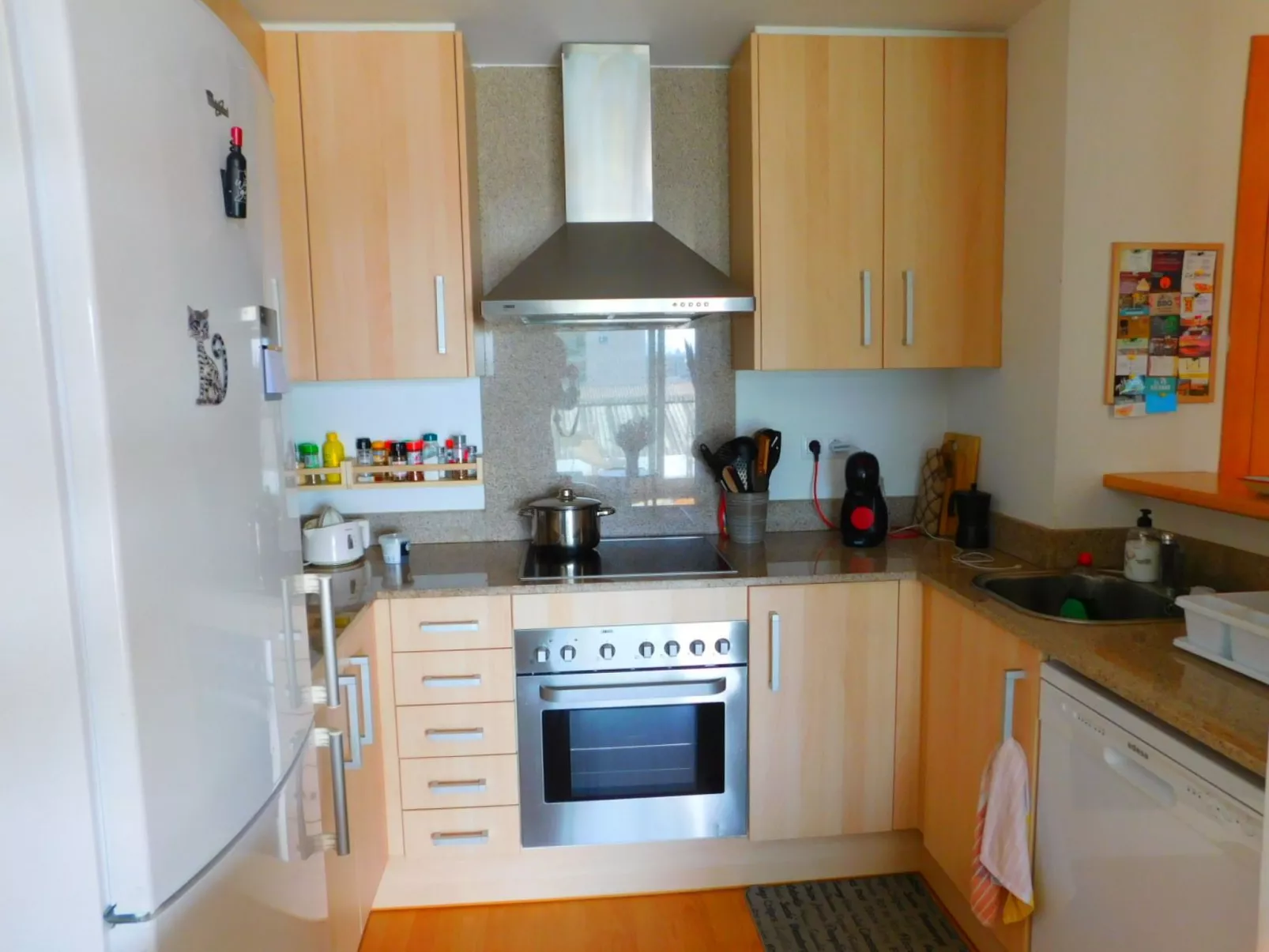 Wohnung mit privatem Parkplatz und Gemeinschaftspool-Image-tags.info