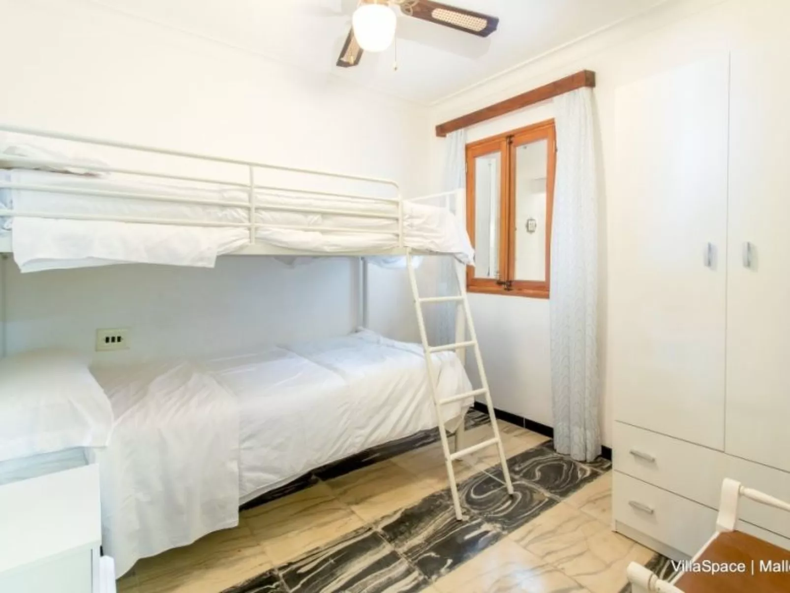 "Voramar Baix" mit Terrasse-Image-tags.info