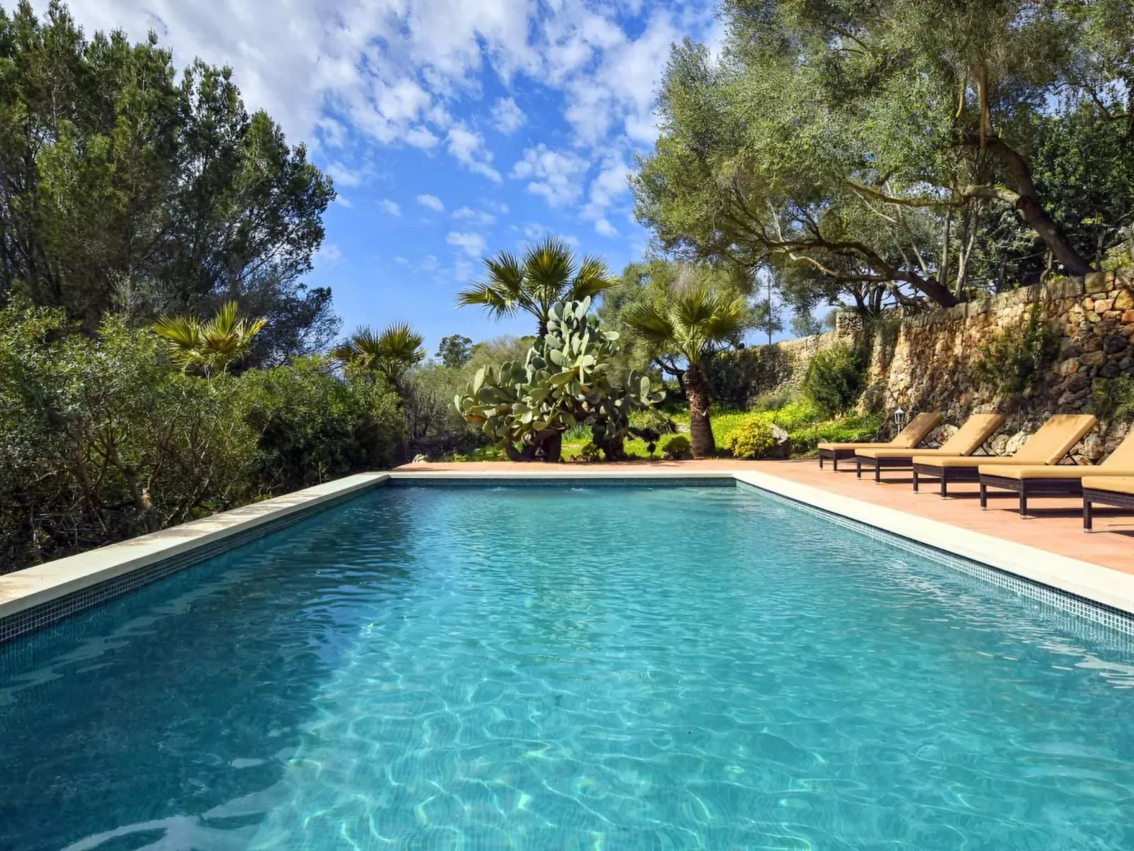 Finca in idyllischer Umgebung Pool & Klima 8 Pers-Image-tags.info