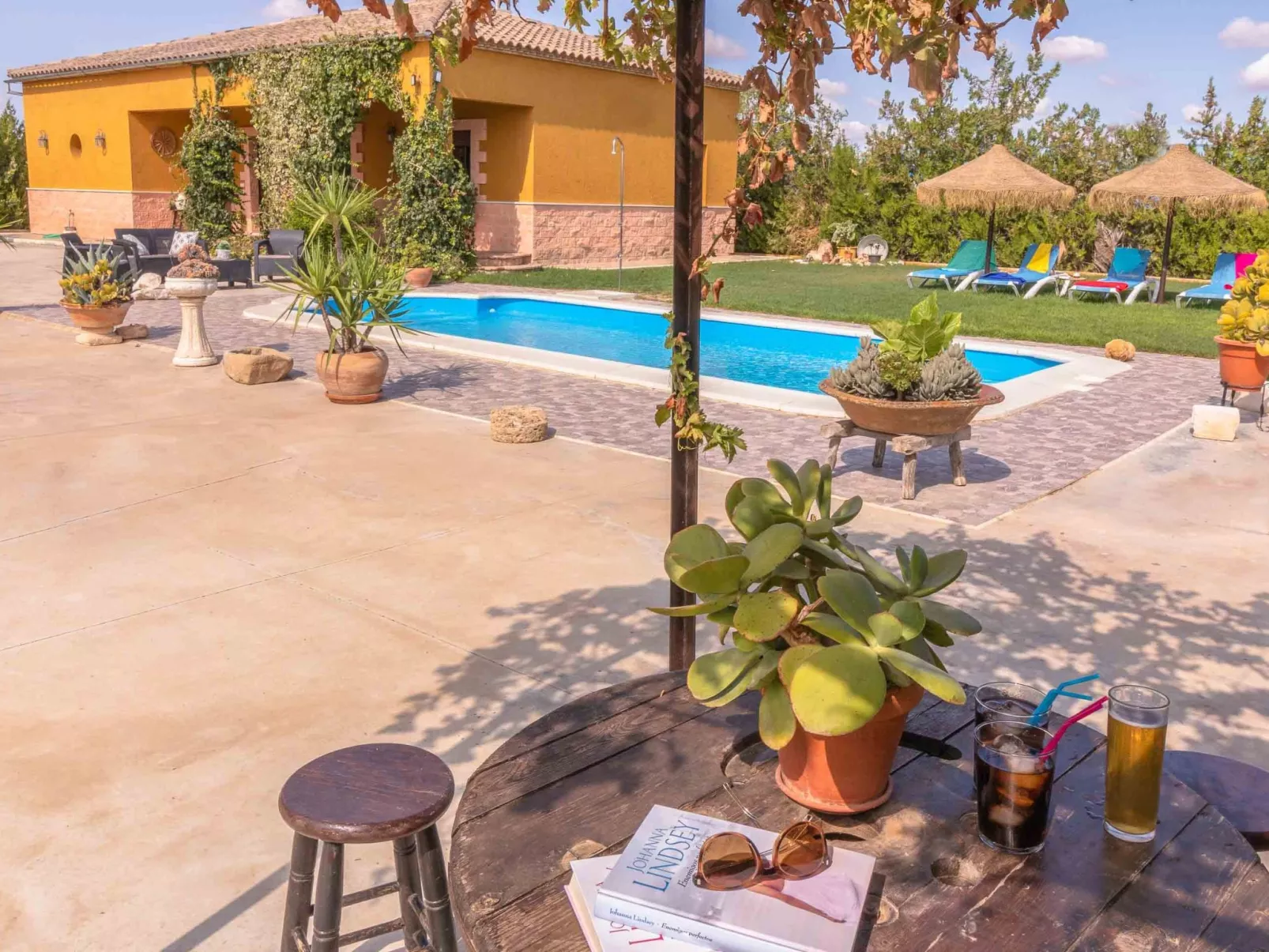 Villa Lucrecia Landhaus-Buiten