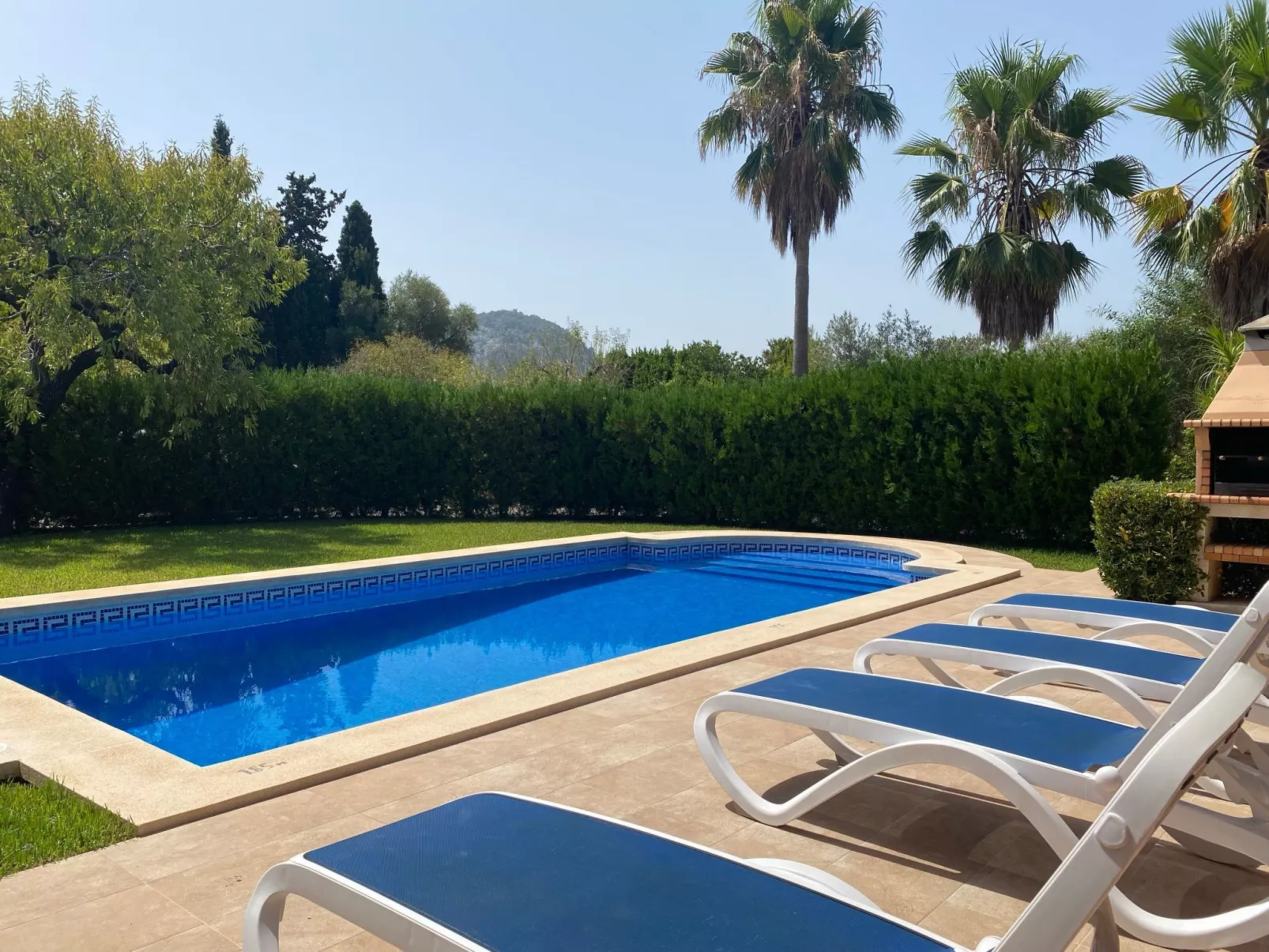 Finca mit Garten, Grill und Terrasse-Buiten