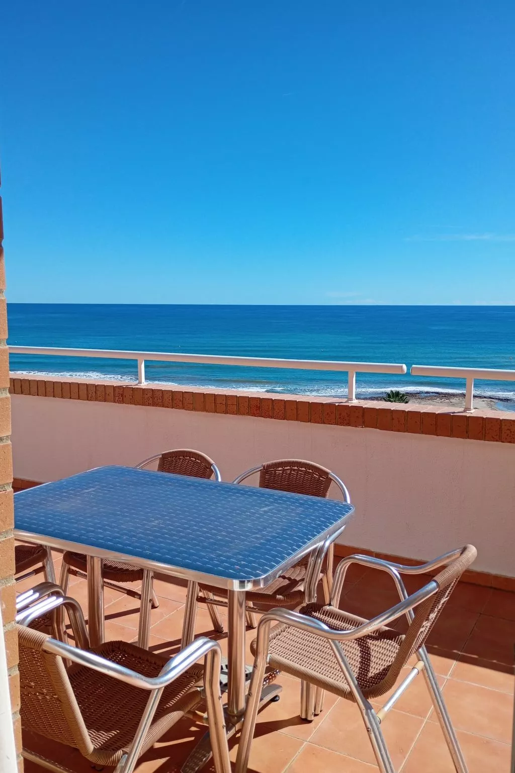 Drei-Schlafzimmer-Wohnung mit Blick auf das Meer