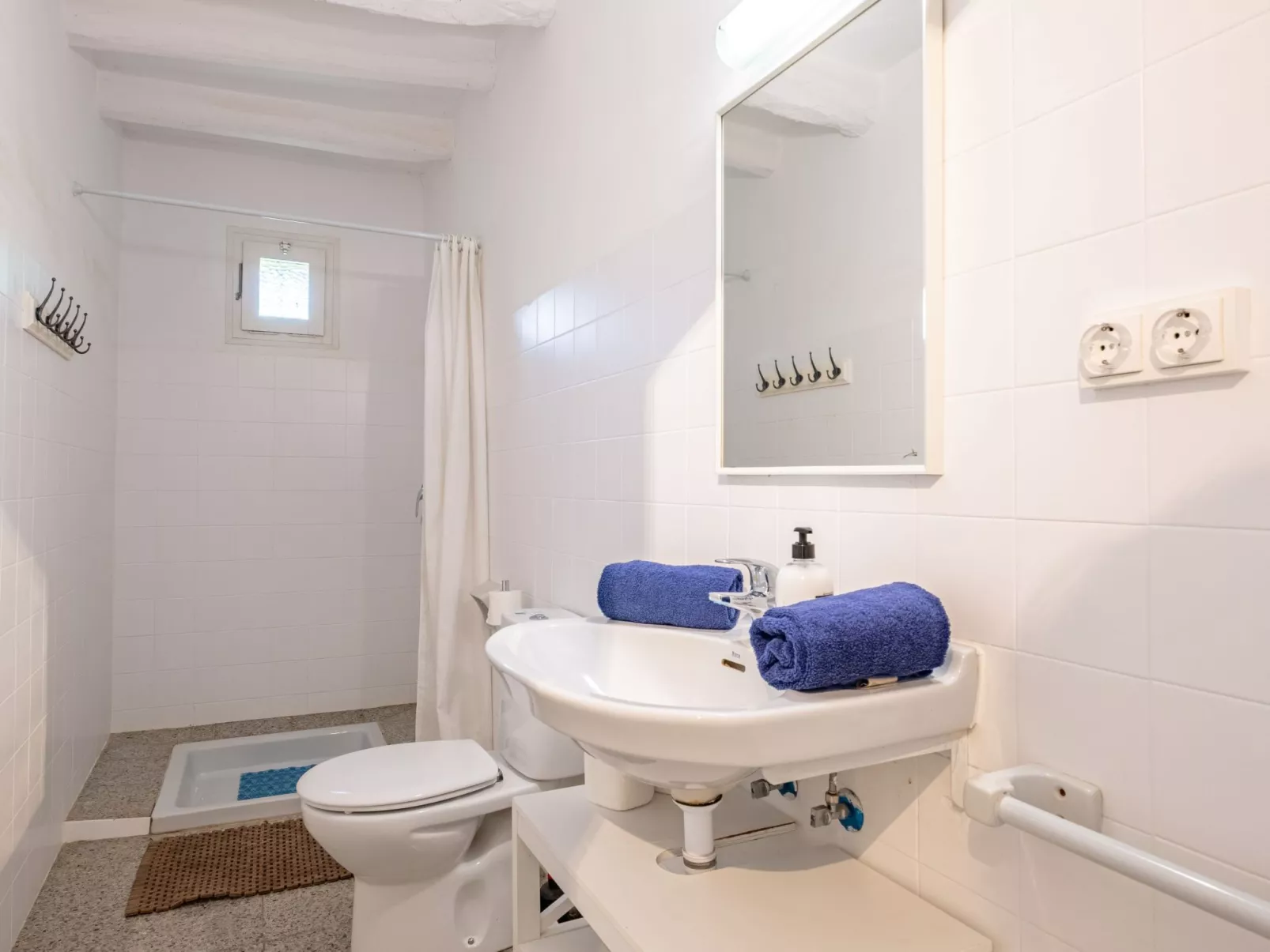 Costabravaforrent La Tallada, mit privatem Pool-Binnen