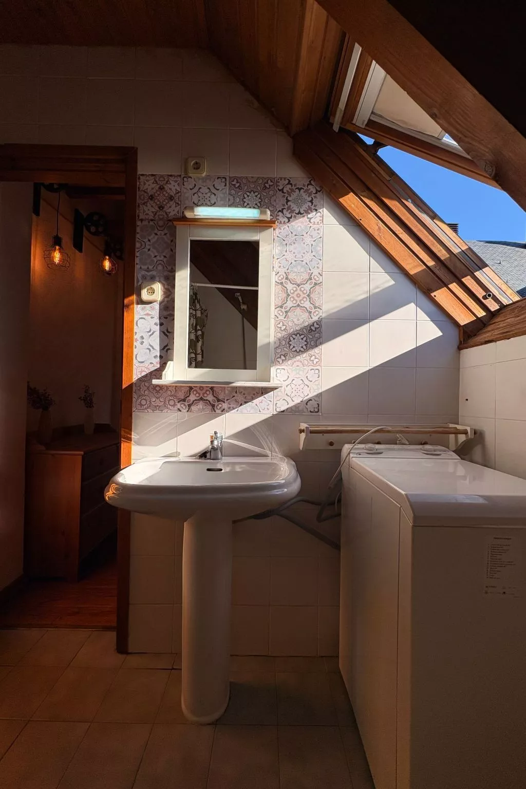 "Herbasabina 4".-Binnen