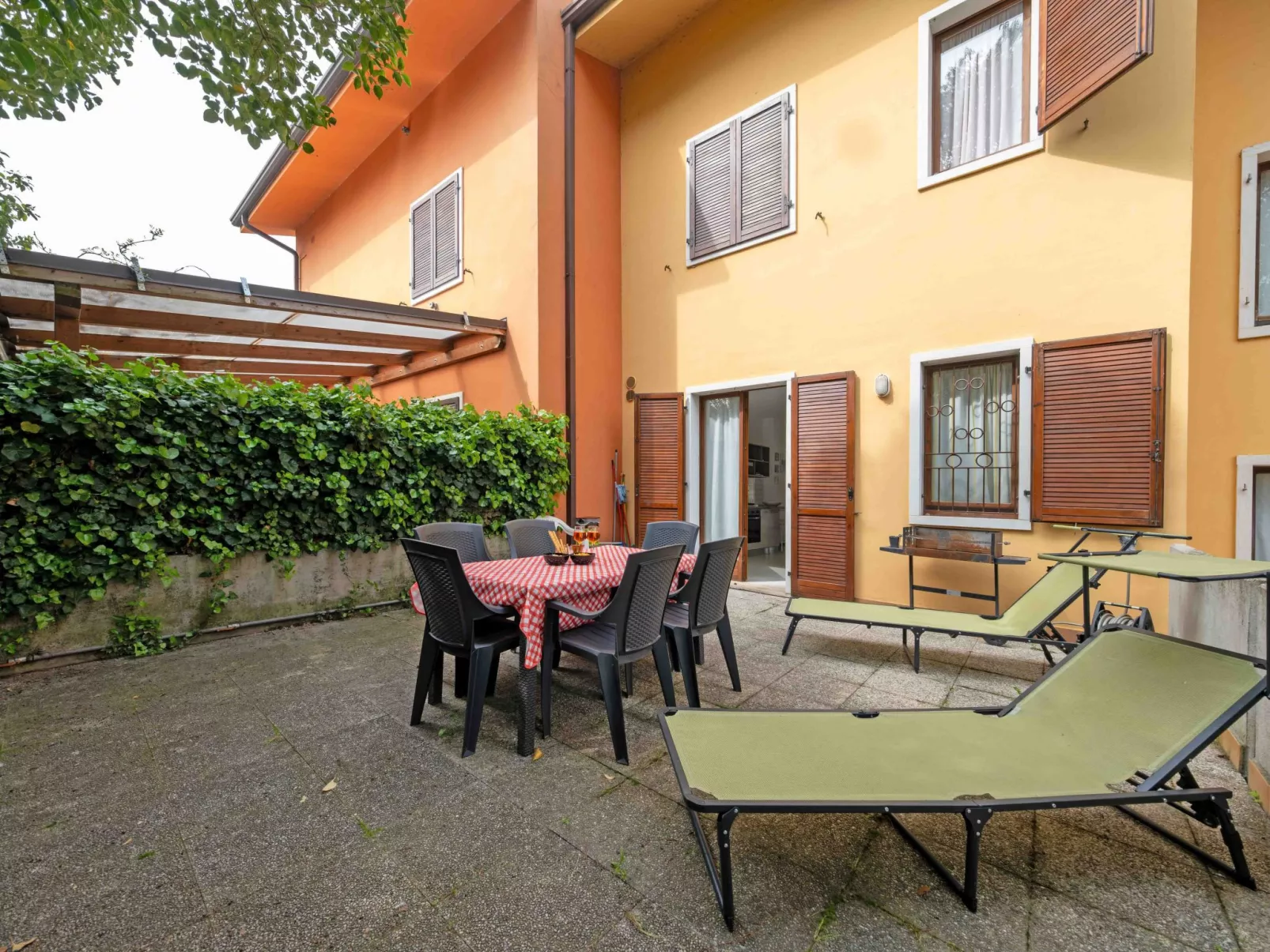 Casa Ruby - Geräumige Wohnung mit Pool-Buiten
