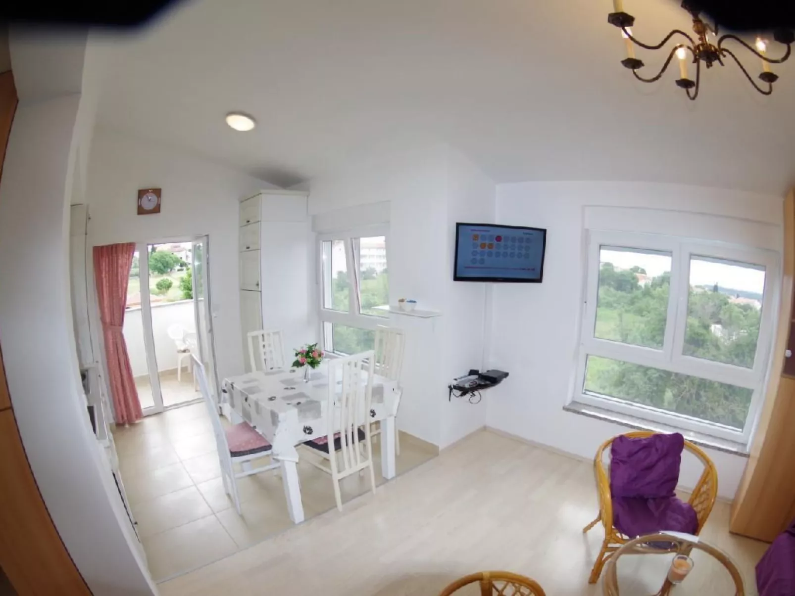 In Medulin mit Privatparkplatz-Binnen