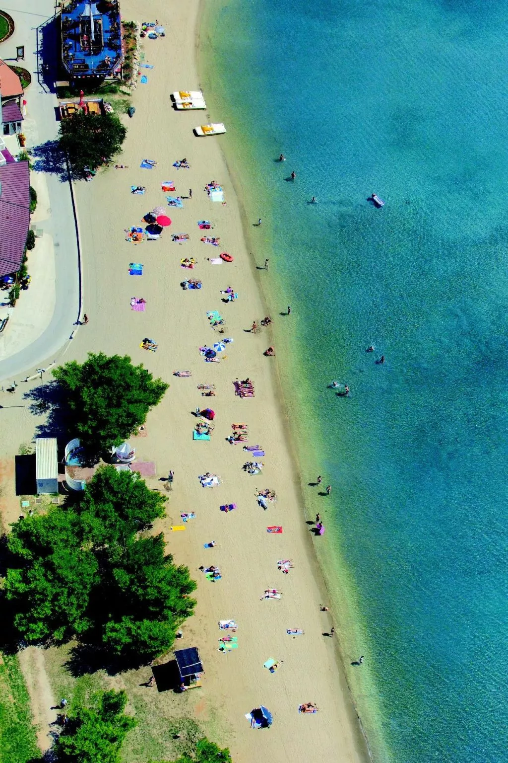 Villa mit Garten, Grill und Terrasse-Buiten