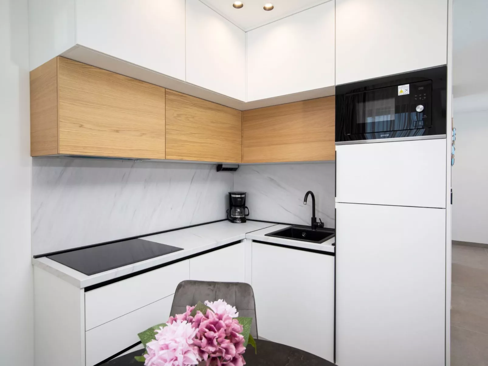 Amore Bijeca - B4-Binnen