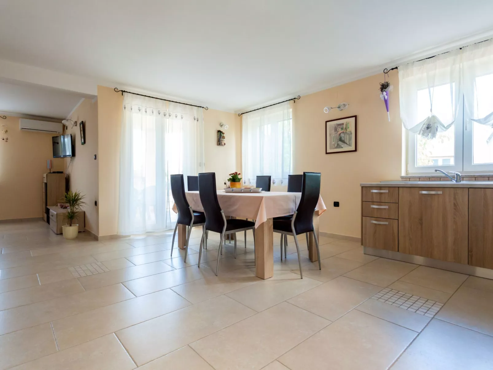 In der Nähe des Meeres, schöne und moderne Wohnung-Binnen