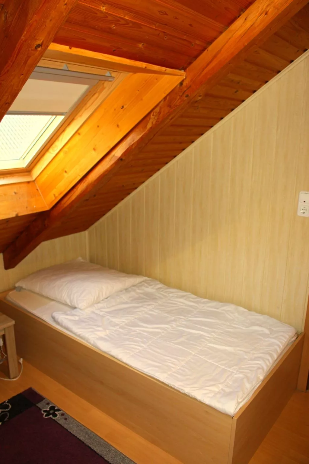 Geräumige Ferienwohnung in Burhave mit Grill, Garten und Pool-Binnen