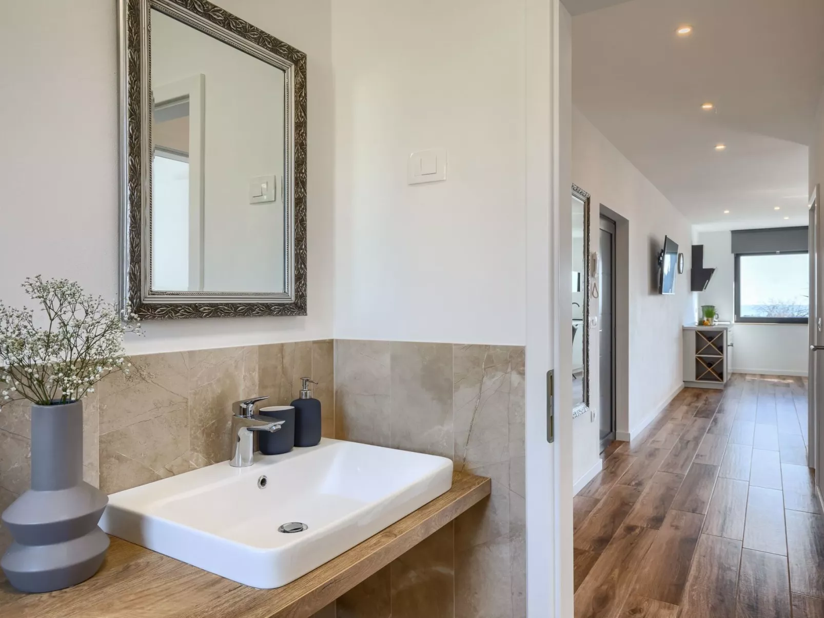 Charmante Ferienwohnung mit Balkon-Binnen