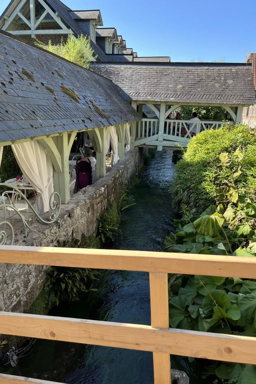 L Atelier Veulais-Buiten