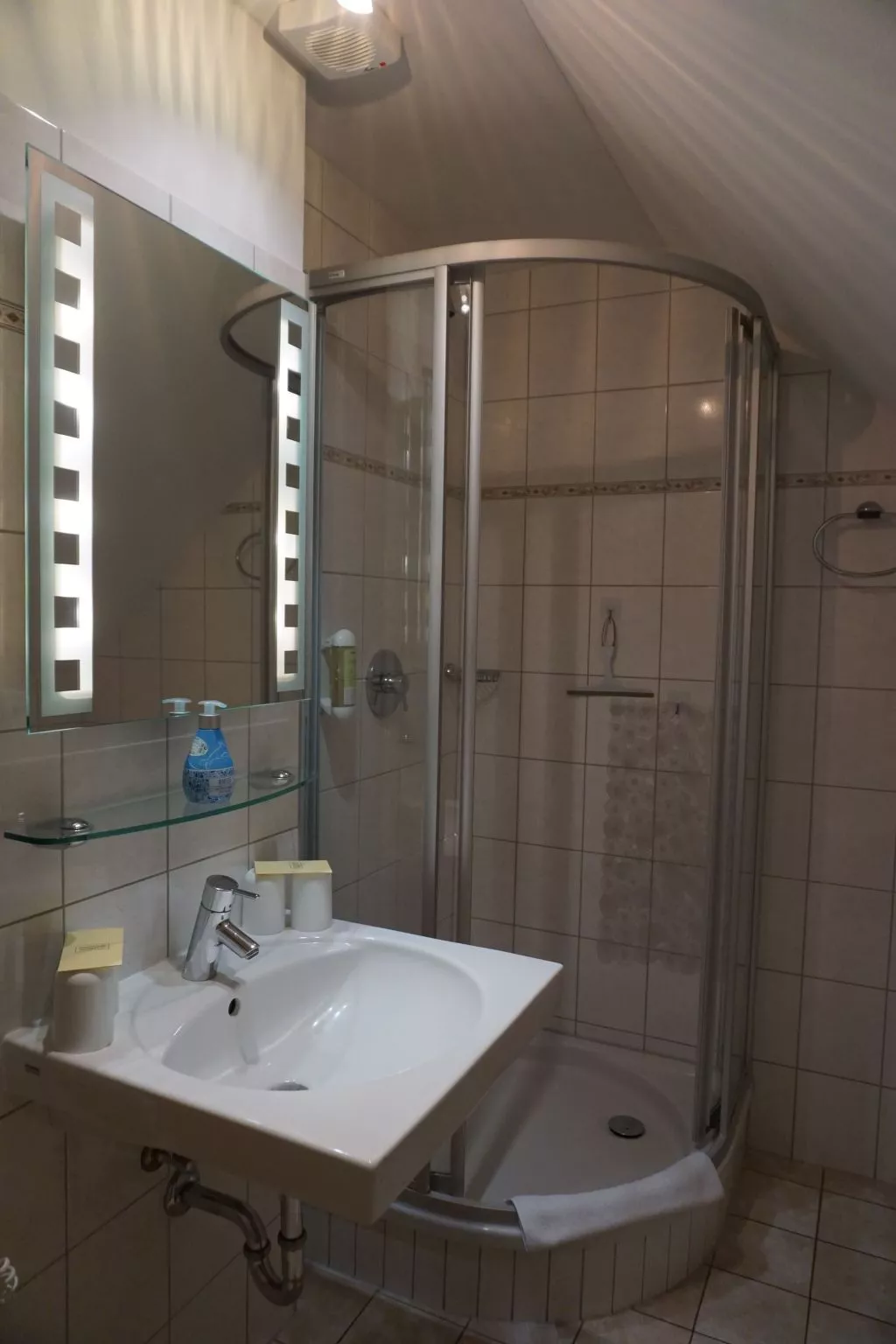 Maisonettewohnung mit kleiner Eingangsterrasse-Image-tags.info