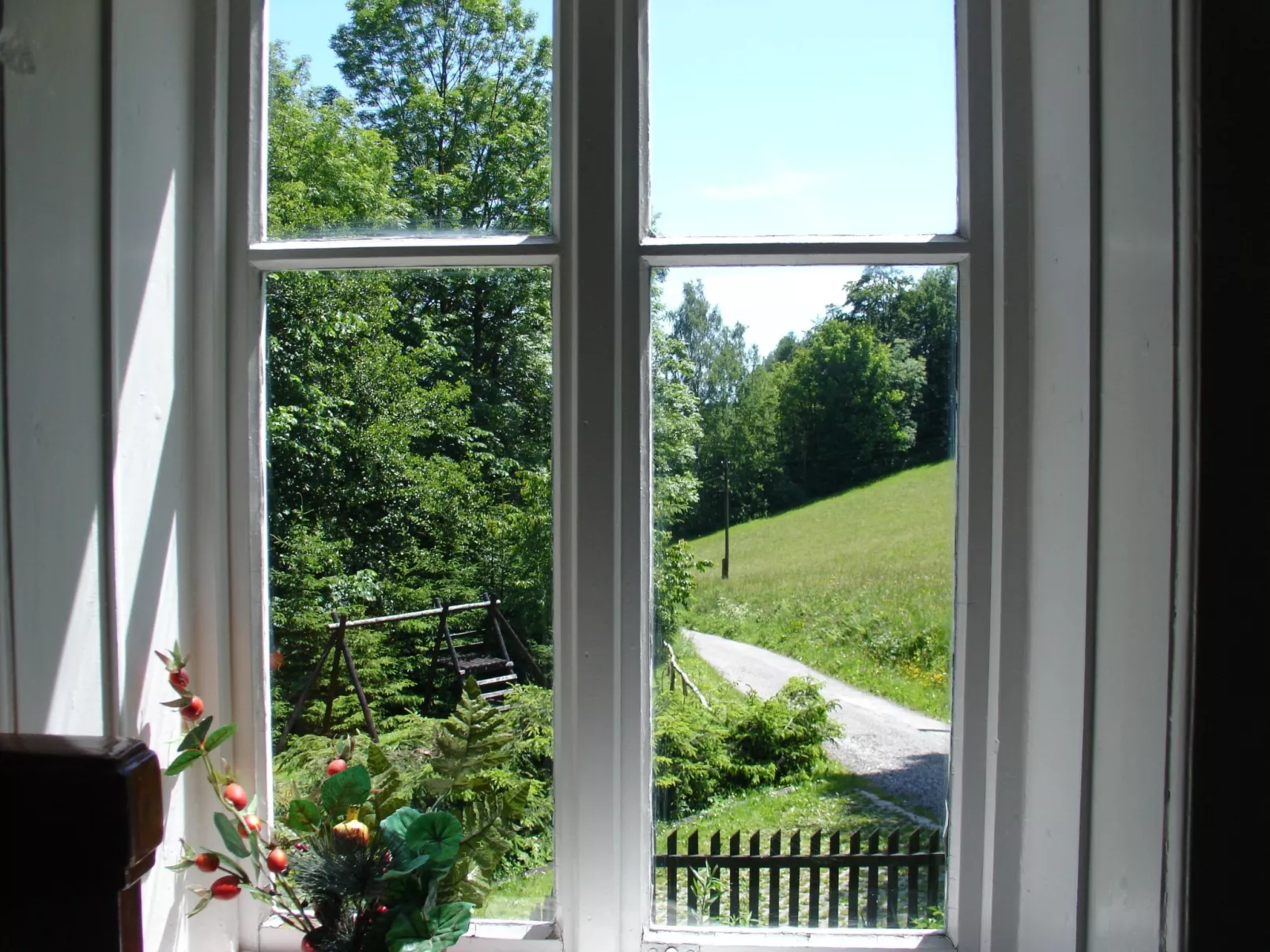 Charmantes, traditionelles Holzhaus-Image-tags.info