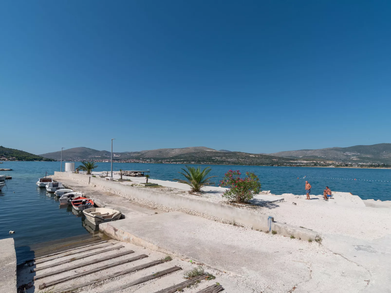 Geräumige Ferienwohnung mit Meerblick-Omgeving