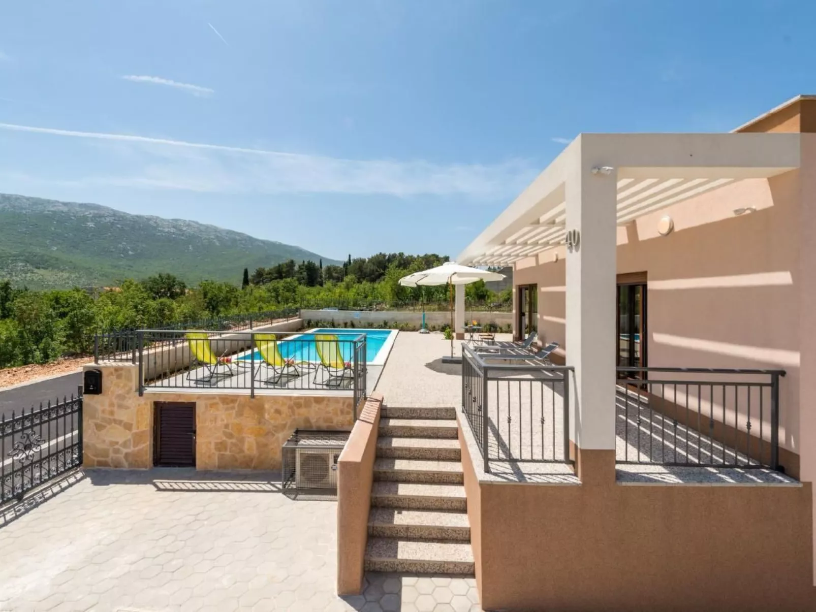 Villa Longfield mit privaten Pool und Sauna-Buiten