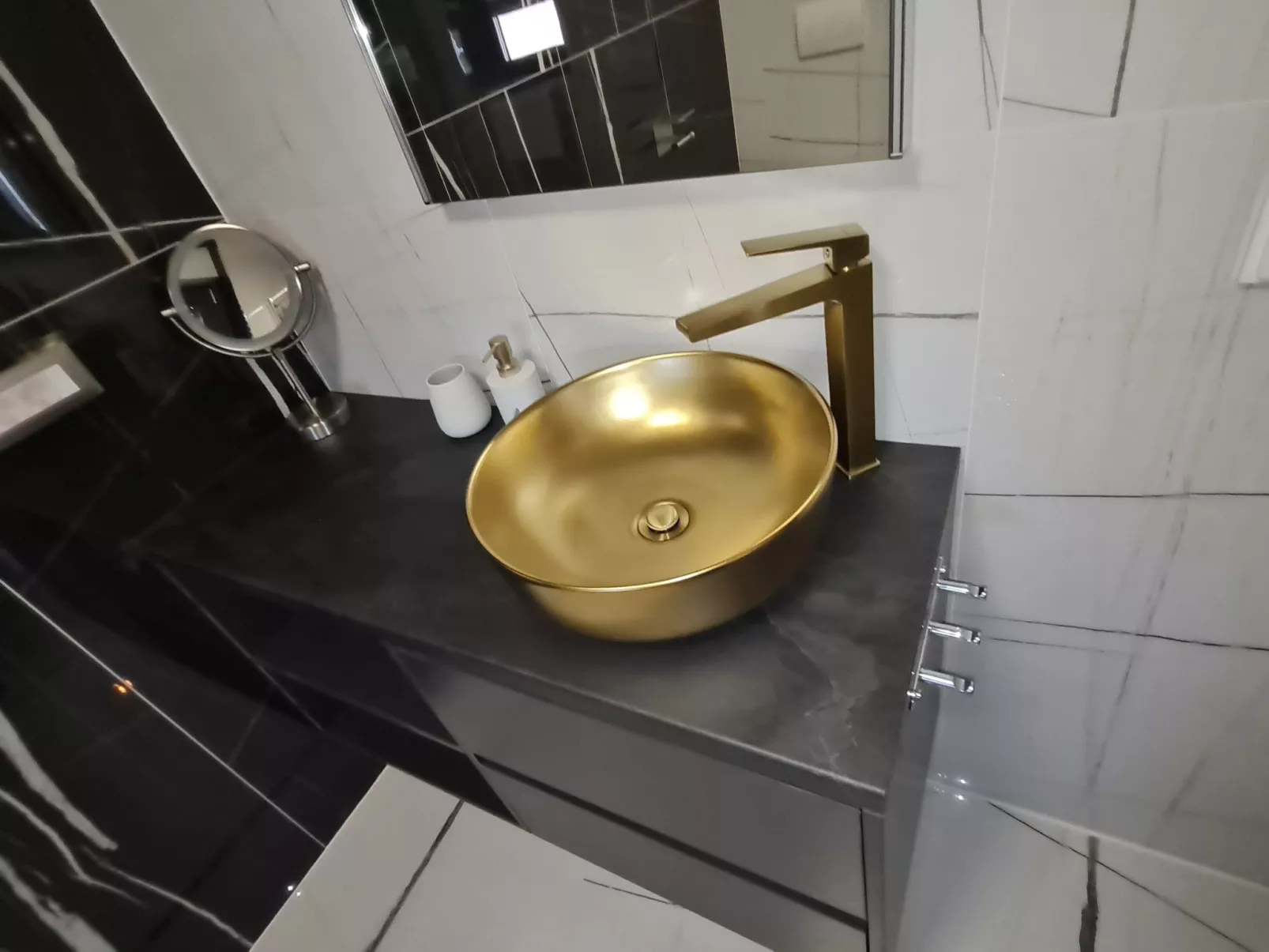 Villa "Val 22" mit Pool, Fitness und Sauna-Image-tags.info