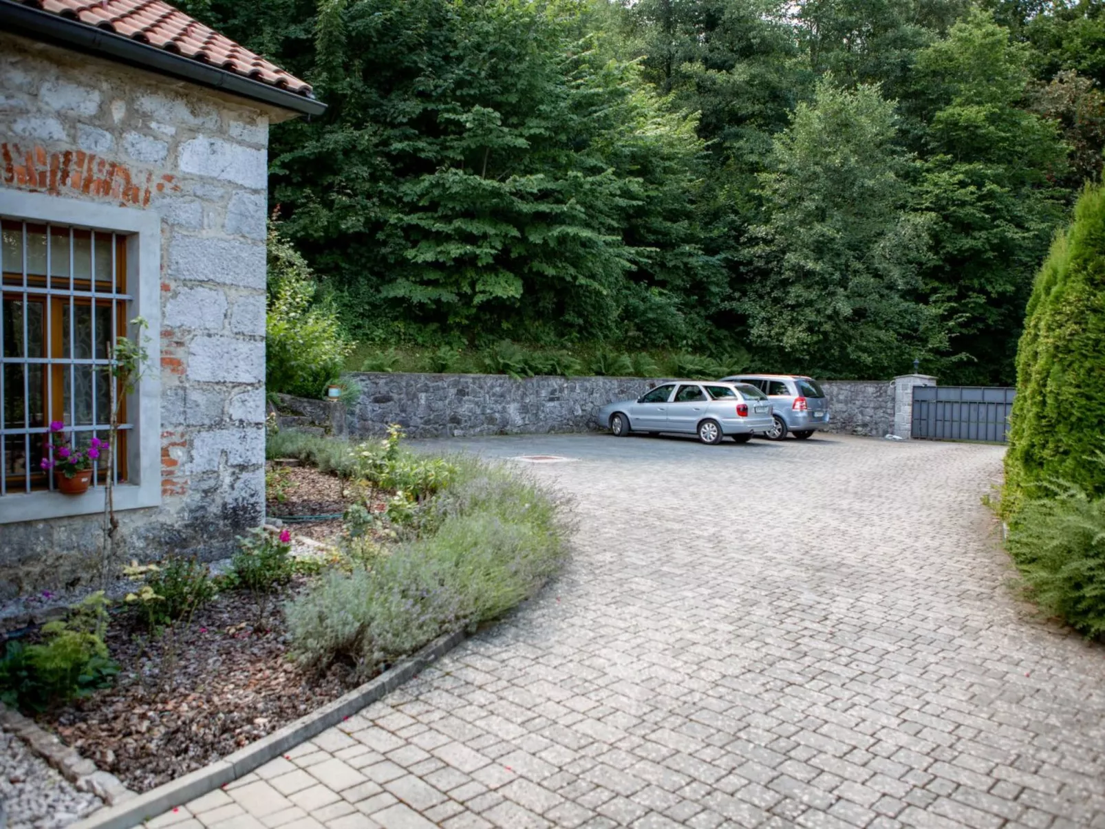 Anwesen "Villa Anton" mit eigenem Pool-Buiten