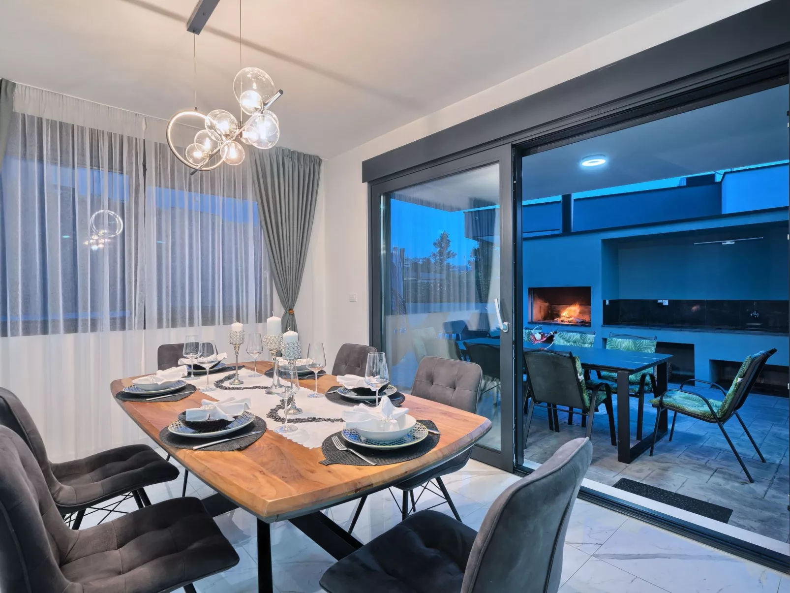 Villa Celestial-Binnen