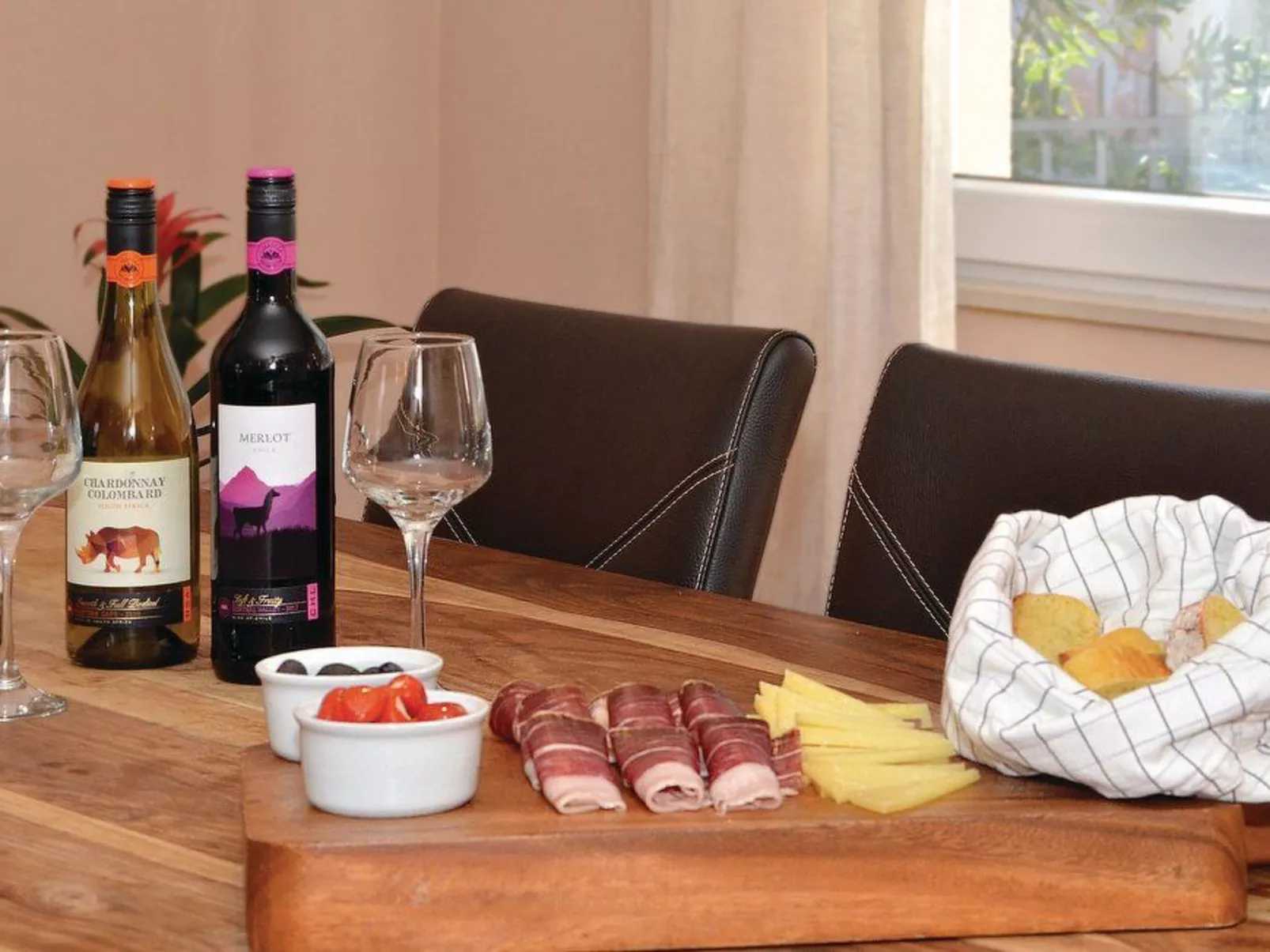 Žrnovnica, Entspannung am Flussufer-Image-tags.info