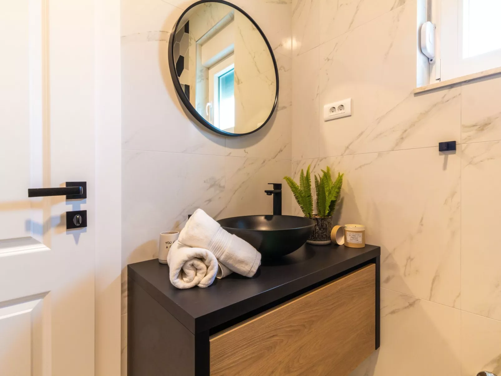 Villa Olea- Pool, Grill, Nähe Flughafen Split-Binnen