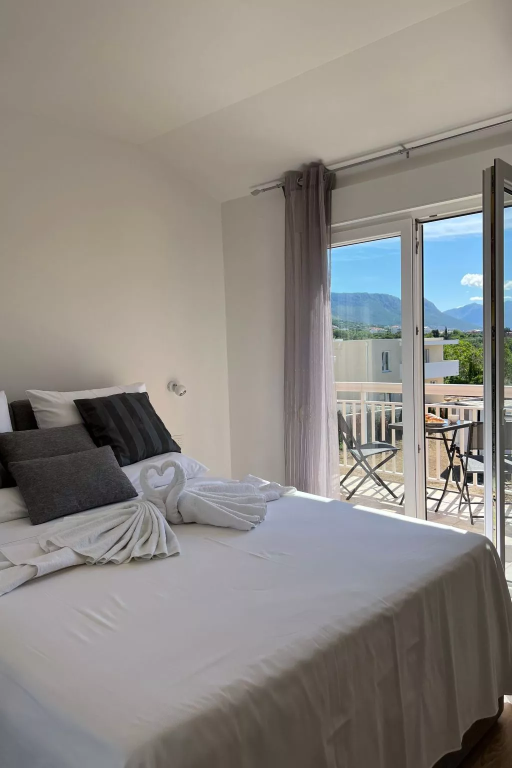 Moderne Meerblick ap.1 mit Pool und Terrasse bbq in der Nähe von Split Trogir-Binnen