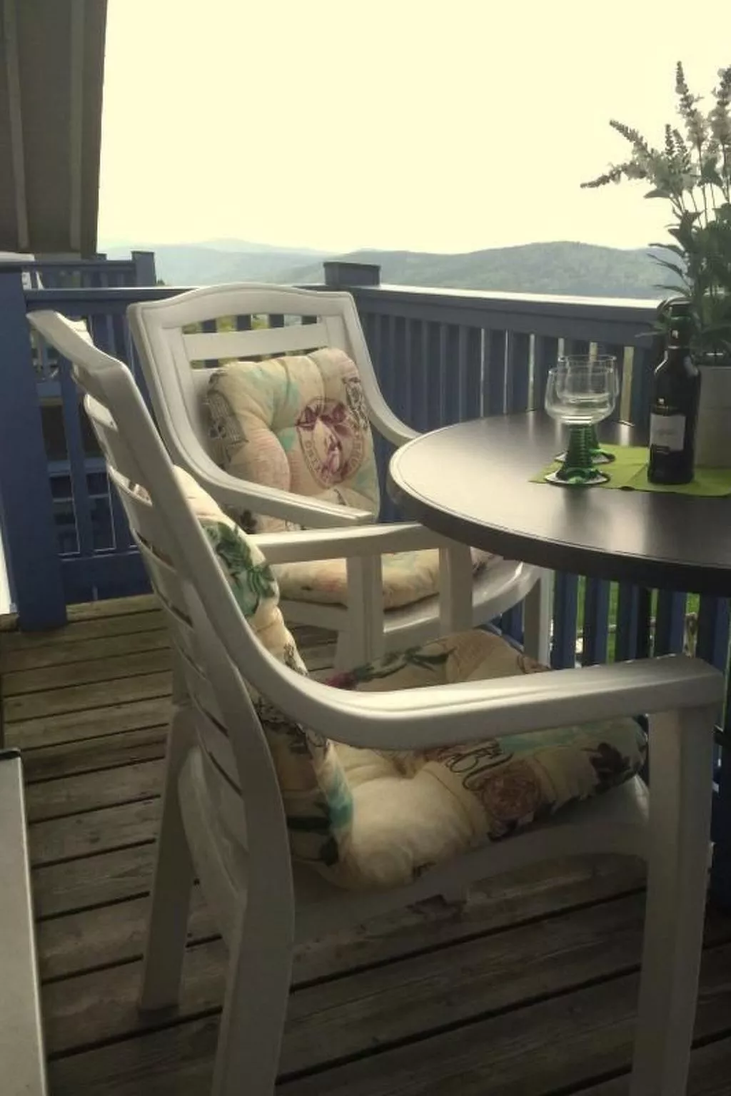 Mit Balkon und Bergblick-Image-tags.info