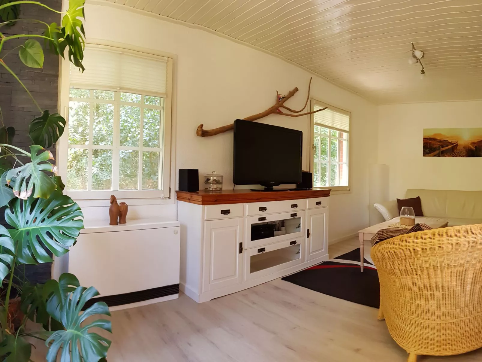 Idyllisches Reetdachhaus mit großem Garten