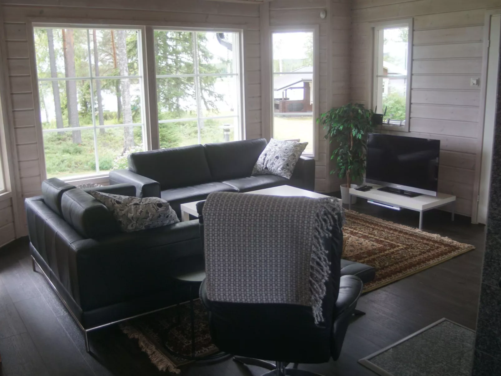 Ferienvilla mit Sauna und Garten am See-Binnen