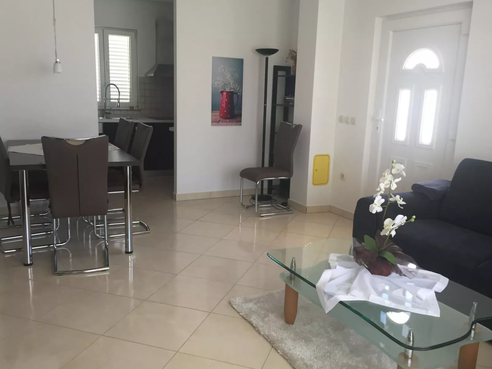 Modernes Ferienhaus in Dobropoljana mit Terrasse, Garten und Grill-Binnen