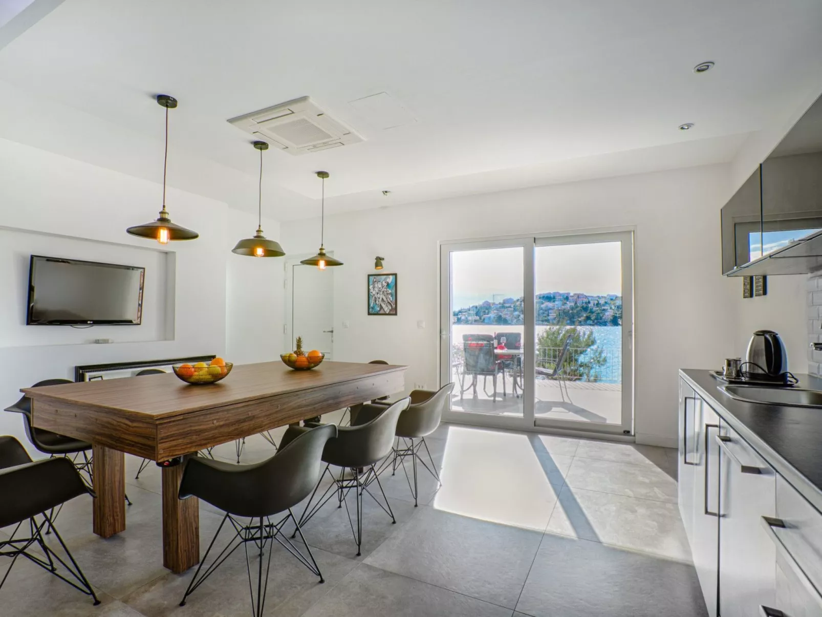 Am Strand "Villa Lori"-Binnen