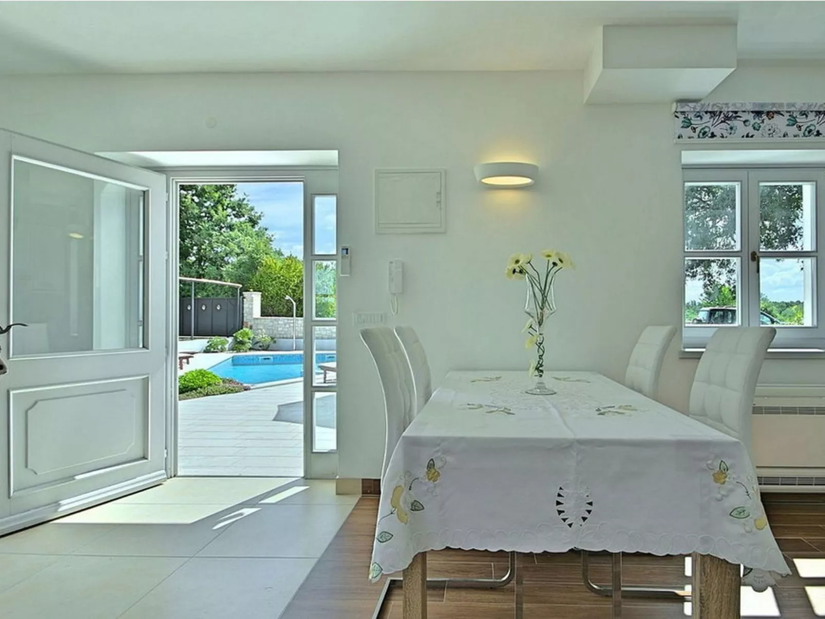 Villa Lenka mit Pool-Image-tags.info