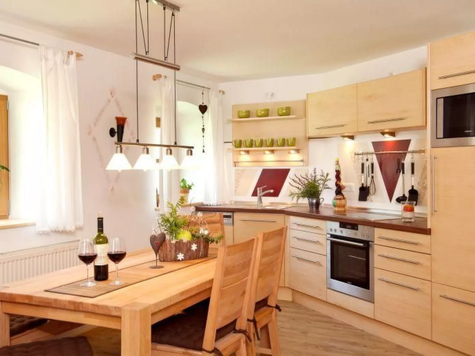 Landhaus mit Sonnenterrasse und Garten