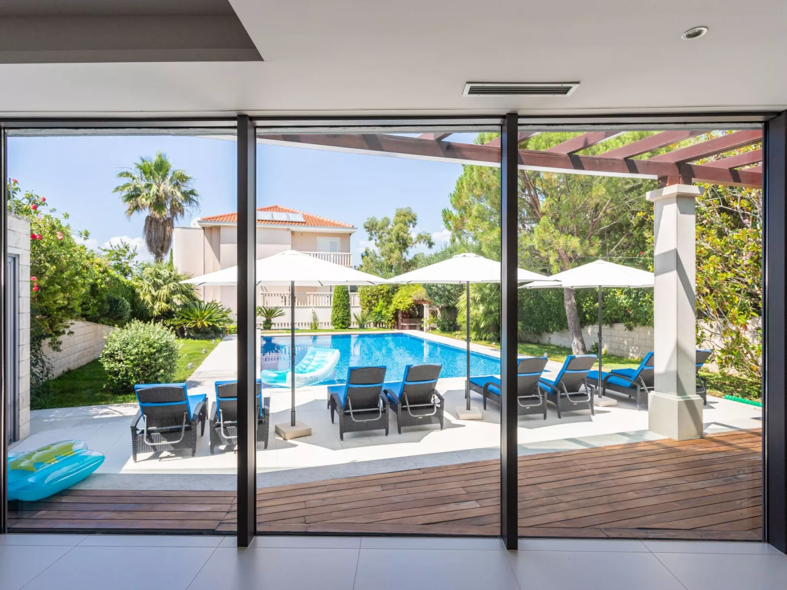 Luxuriöses Studio mit privater Terrasse-Buiten