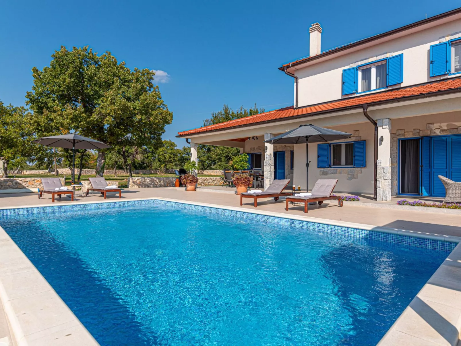 Villa Romansa mit Sauna und Whirlpool in Siritovci