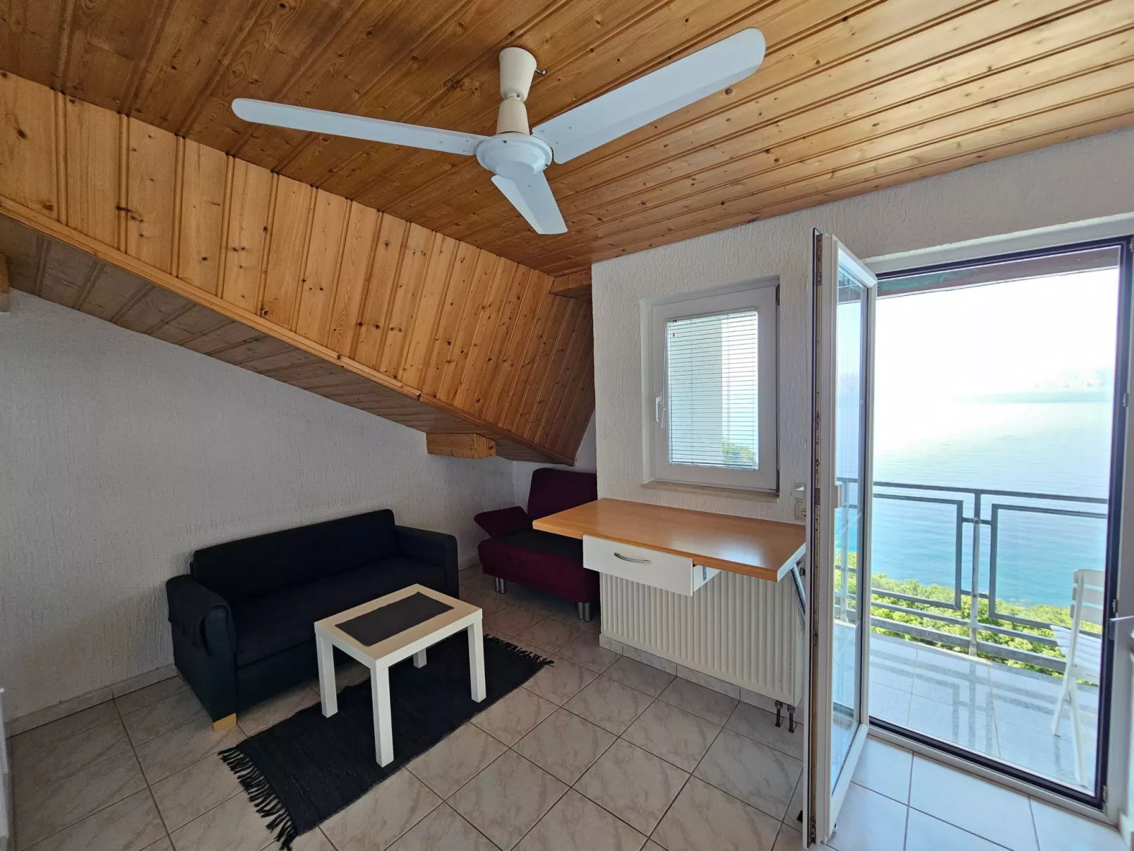 Wohnung mit Balkon, 150 m vom Strand entfernt-Binnen