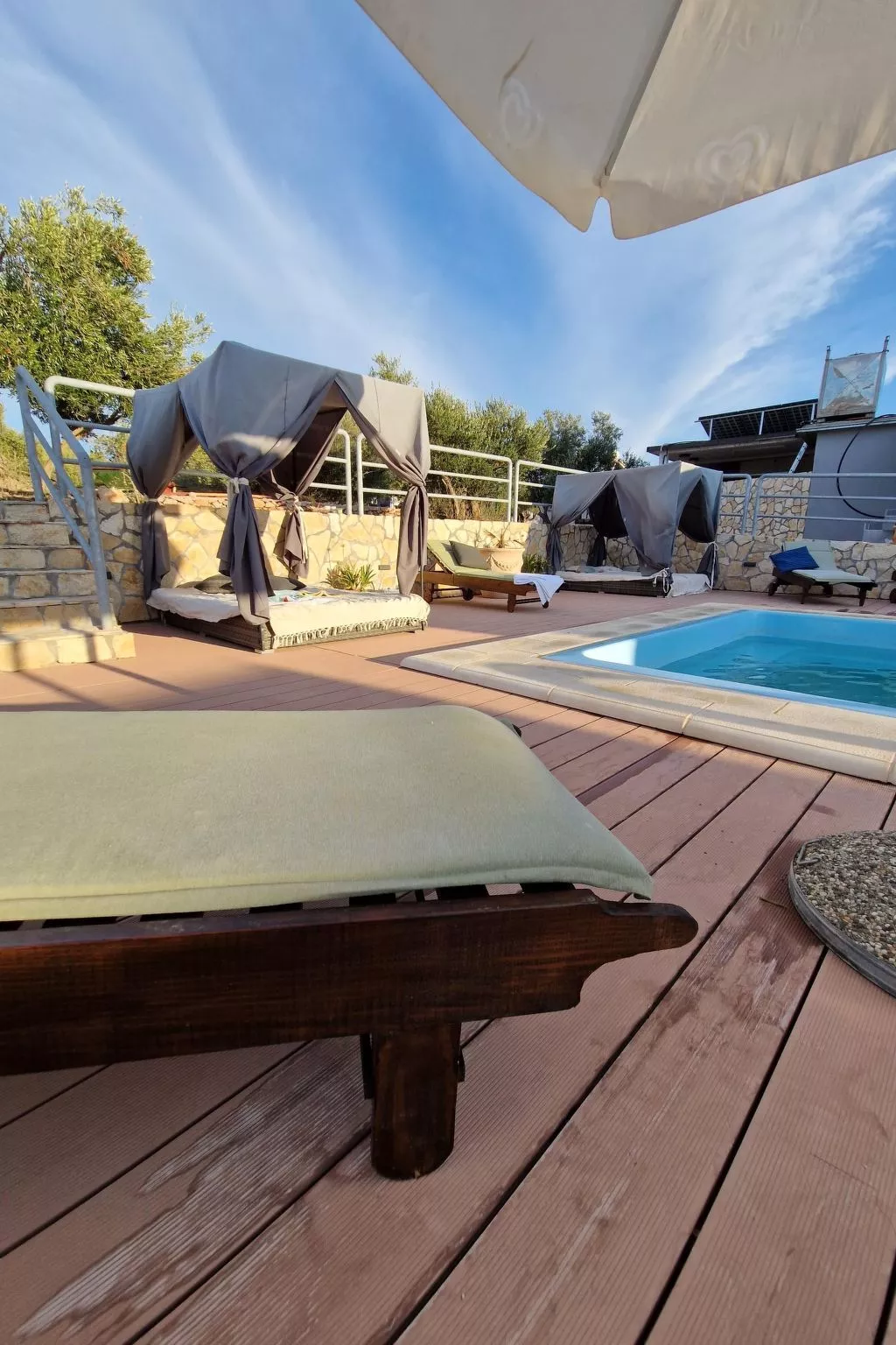 Strandhaus Hela - Ferienanlage Bain, Žut - Kornati-Image-tags.info